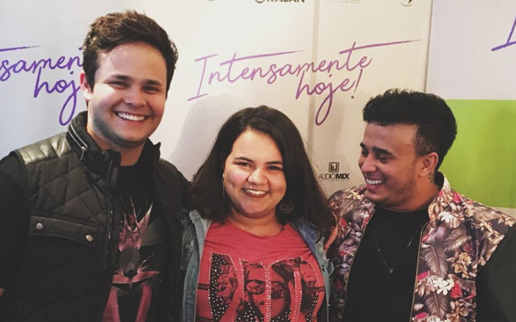 Comunidade Matheus & Kauan — mãos ao alto